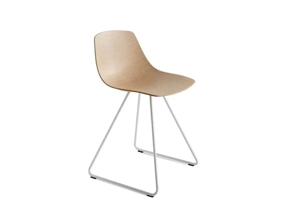 Miunn Chairs in Oak - Image 3