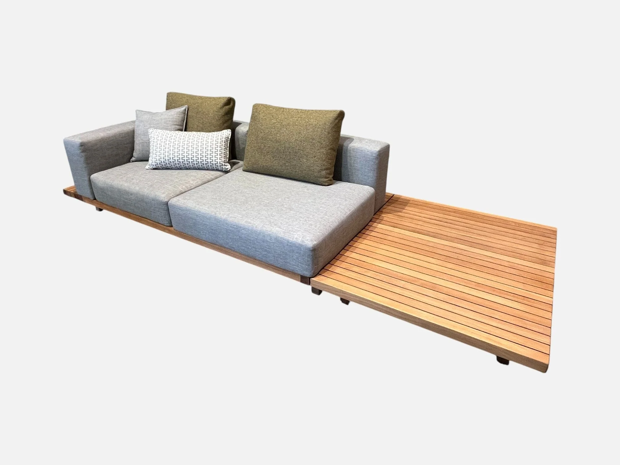 Vis a Vis Sofa in Knit Colorado