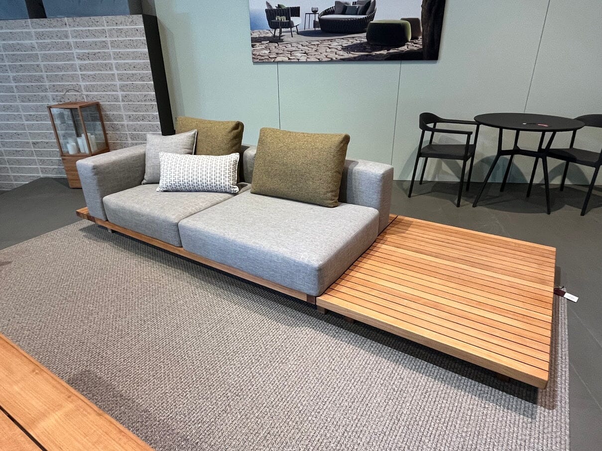 Vis a Vis Sofa in Knit Colorado - Image 2